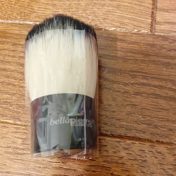 (NWT) bellapierre cosmetics mini kabuki brush - Picture 2 of 2